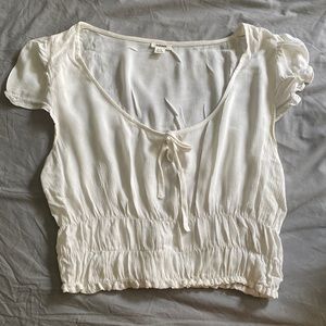White Garage Crop-ishhh Top⚪️